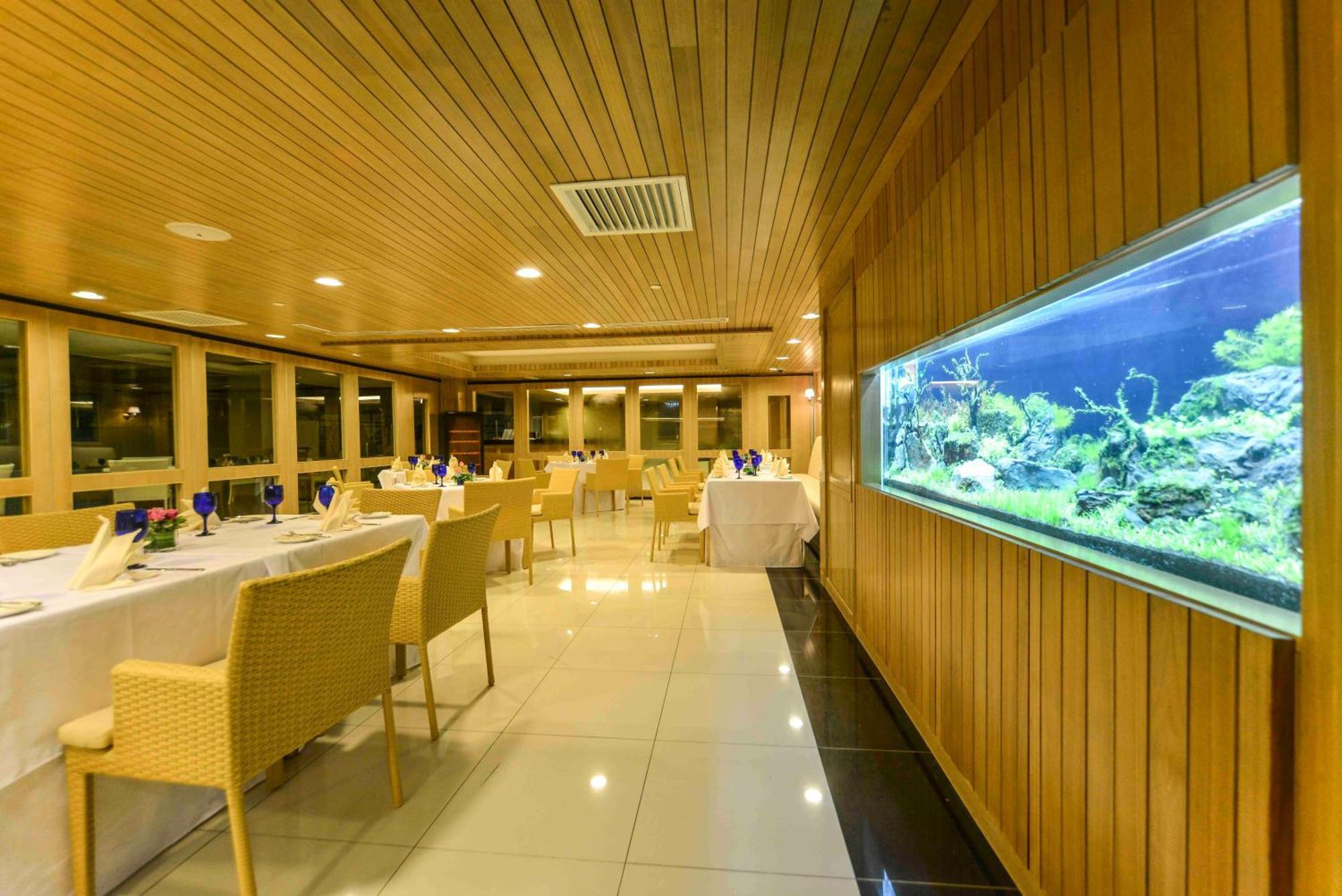 Royale Chulan Penang Hotel Джордж Таун Екстериор снимка