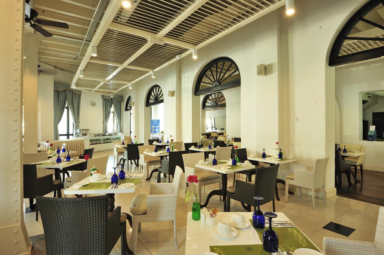 Royale Chulan Penang Hotel Джордж Таун Екстериор снимка